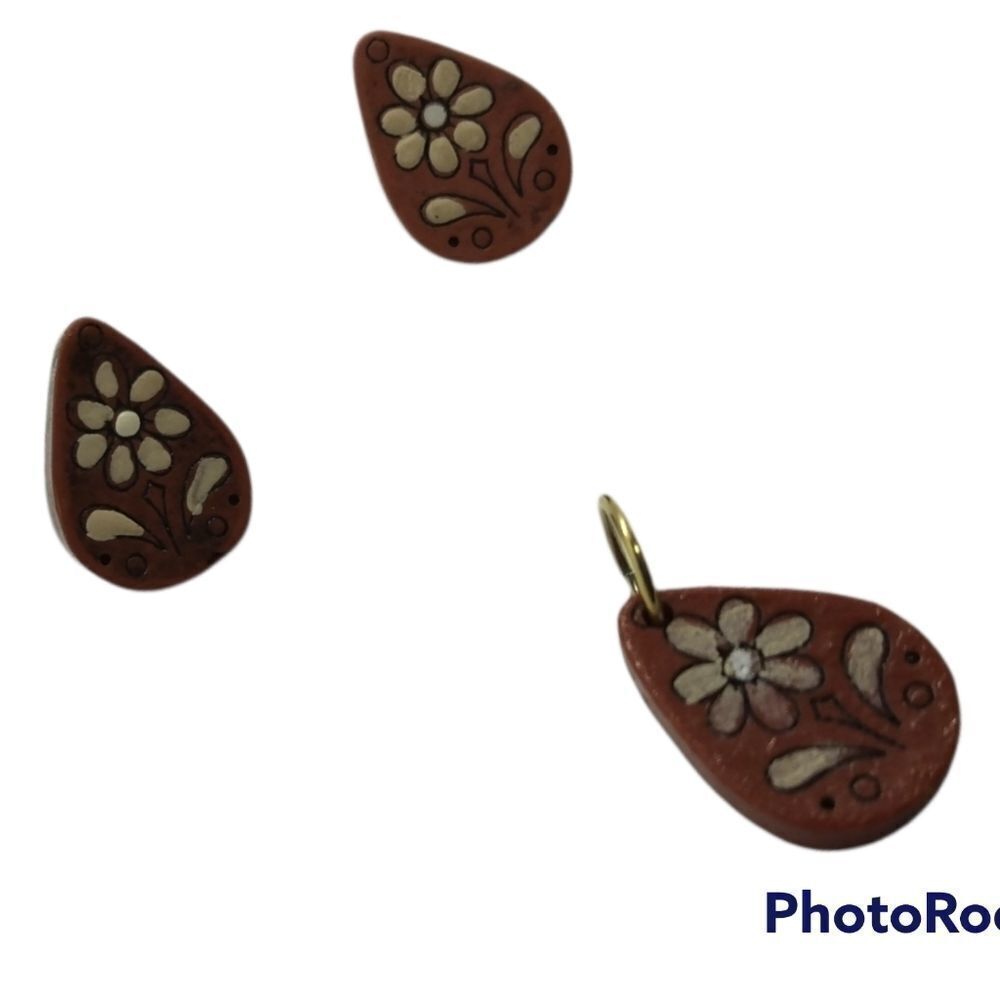 Sunflower Tribal hand painted earring and‎ necklace pendant set